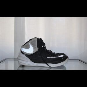 Black Nike Basketball Shoes